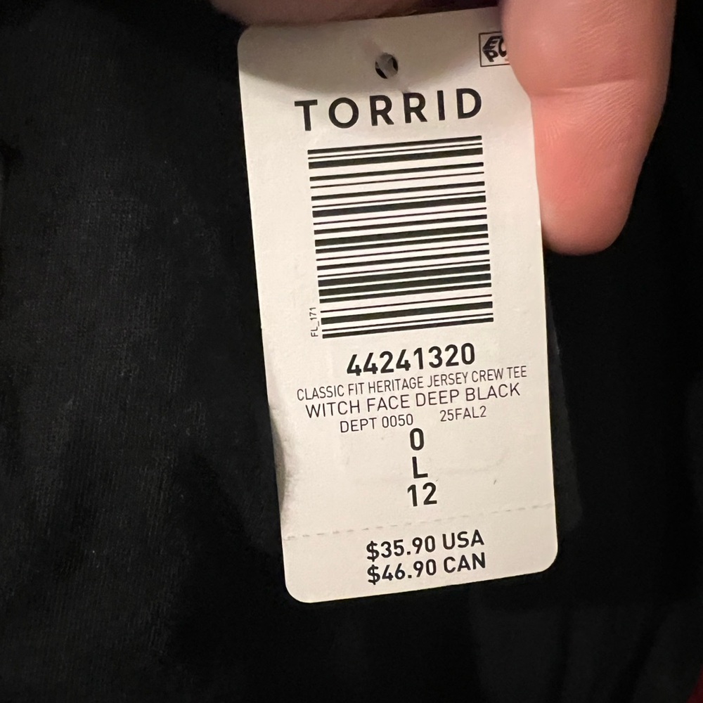 Torrid Resting Witch Face Halloween T-Shirt NWT - Picture 2 of 5